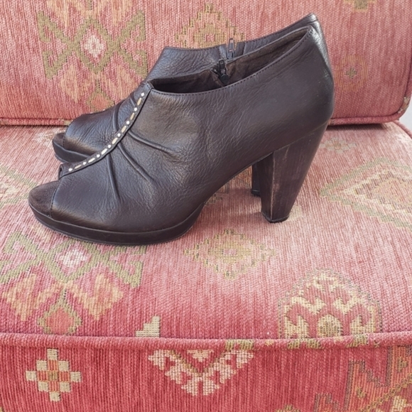 Colleen Cordero‎ booties - Picture 5 of 9